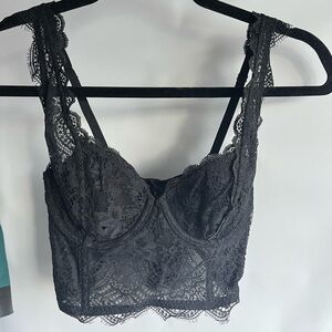 Woman’s Victoria’s Secret lace bustier 32C